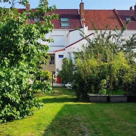 Maison Familiale De *