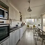 Maison Familiale De *