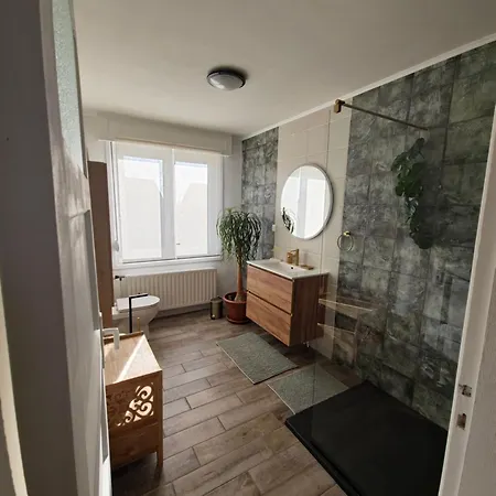 Maison Familiale De *