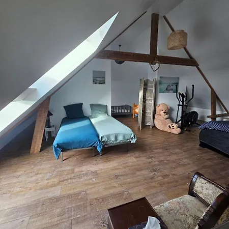 Maison Familiale De *
