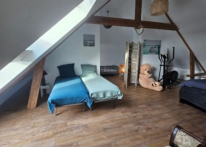 Maison Familiale De *